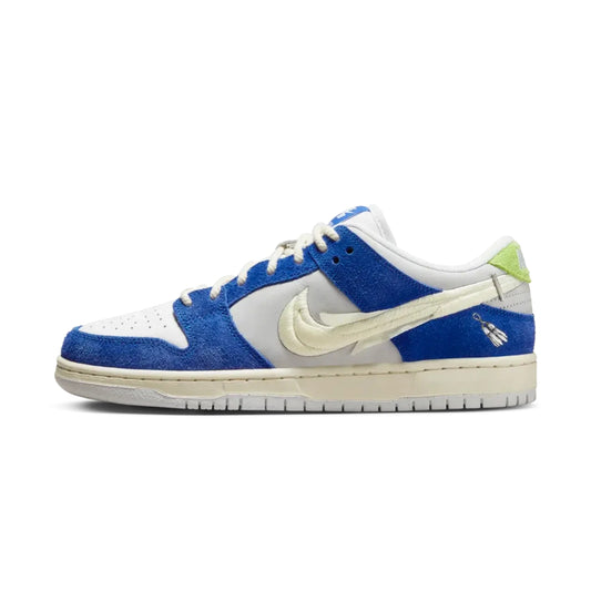 NIKE SB DUNK LOW "FLY STEETWEAR"