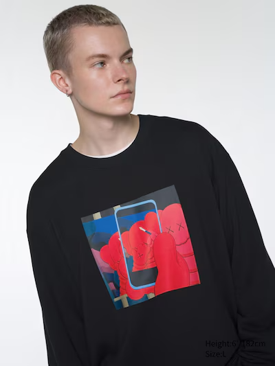 Sudadera KAWS x Warhol UNIQLO negro gráfico colores