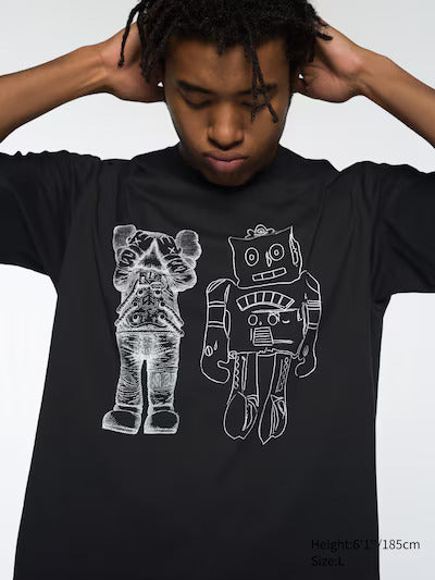 KAWS x Warhol Uniqlo Grafico Negro y Blanco